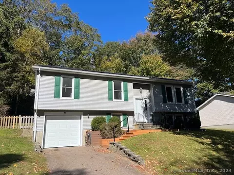 76 Dartmouth Dr, Mystic, CT 06355