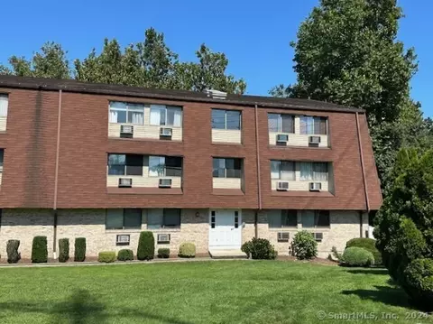 24 Radio Pl #24, Stamford, CT 06906