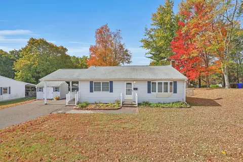 33 Brett Ln, Enfield, CT 06082
