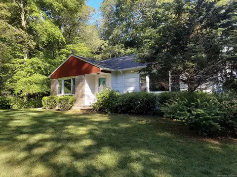 287 Mistuxet Ave, Stonington, CT 06378