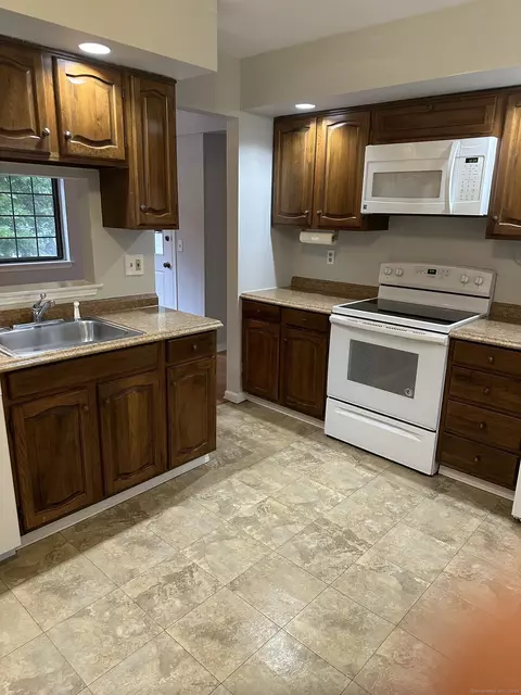 125 Warner Hill Rd #132, Stratford, CT 06614