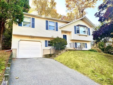 12 Oxbow Dr, Torrington, CT 06790