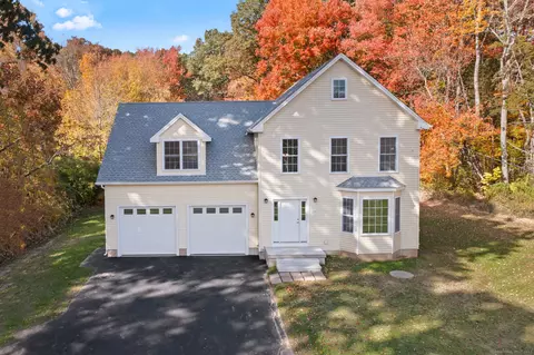 207 Crystal Lake Rd, Middletown, CT 06457