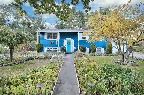 34 Collingsdale Dr, Milford, CT 06461
