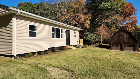 12 Rhode Island Line Rd, Putnam, CT 06260