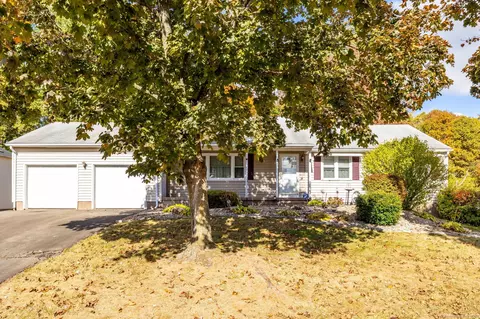 24 Applewood Ln, Rocky Hill, CT 06067