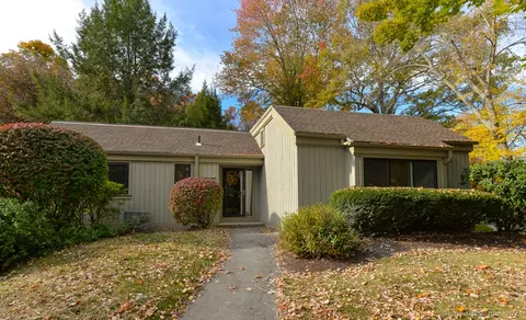 395 Heritage Vlg #B, Southbury, CT 06488