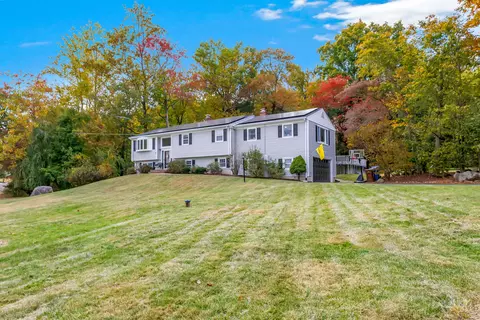 33 Windsor Rd, Shelton, CT 06484