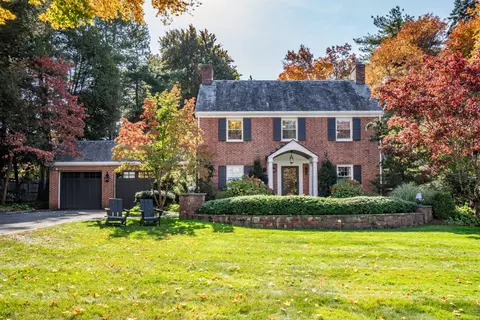 15 Mountain View Dr, West Hartford, CT 06117