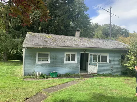 43 Philo Curtis Rd, Newtown, CT 06482