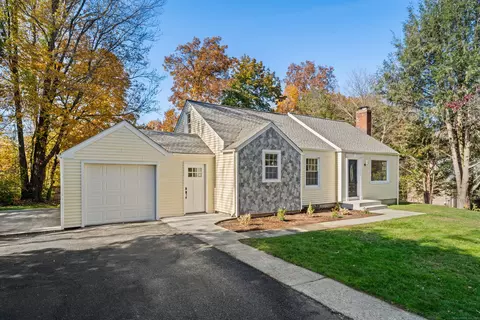4 Brookdale Ln, Brookfield, CT 06804
