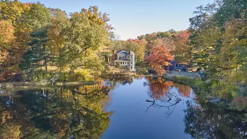 19 W Main St, Chester, CT 06412
