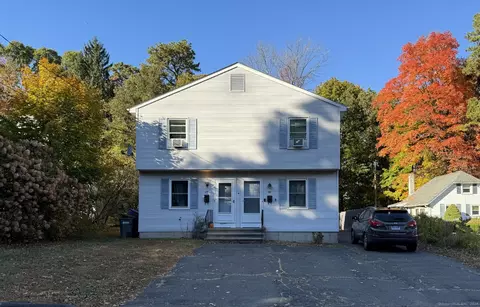 17 Northfield St, Manchester, CT 06042