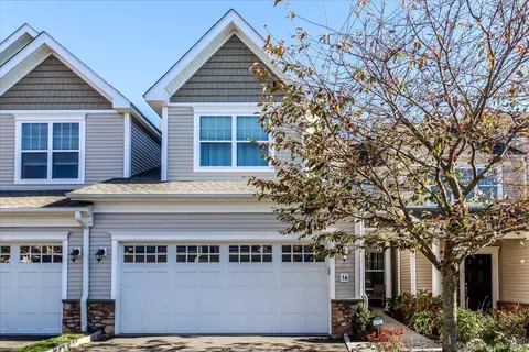 16 Briar Ridge Dr #16, Bethel, CT 06801