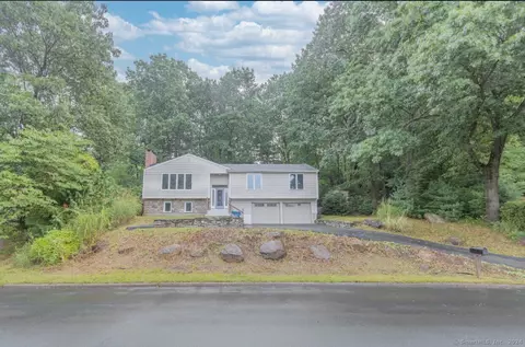 307 Grissom Rd, Manchester, CT 06042