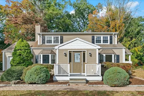 113 Nichols Ave, Stamford, CT 06905