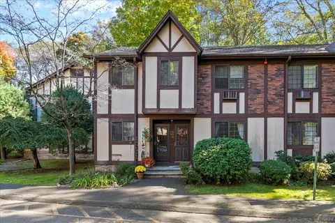 551 Swanson Cres #551, Milford, CT 06461