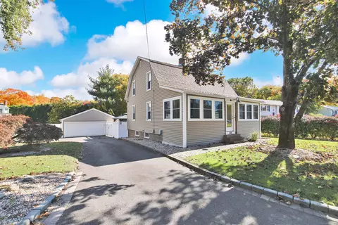 556 Rye St, South Windsor, CT 06074