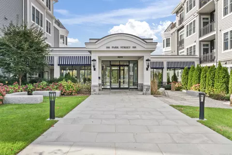 180 Park St #D306, New Canaan, CT 06840