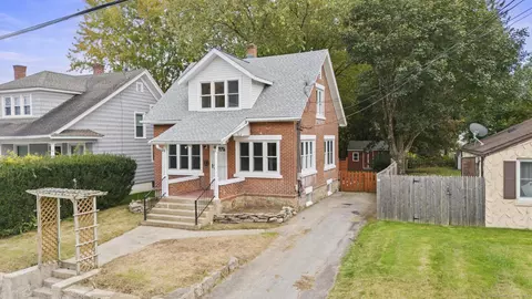 72 Phillips St, New London, CT 06320