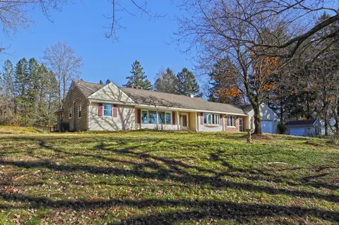1738 Middlebury Rd, Middlebury, CT 06762