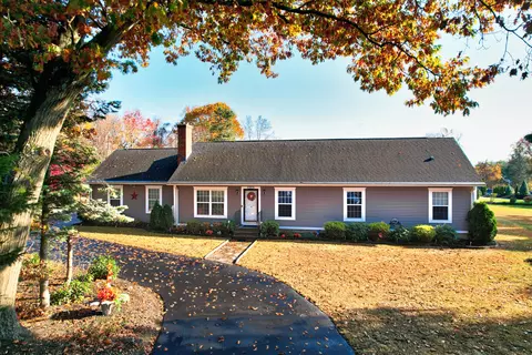 151 Ridgecrest Ln, Bristol, CT 06010
