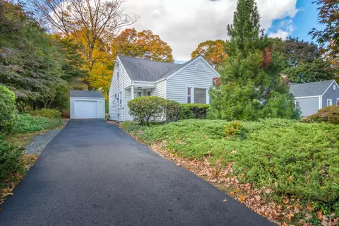 9 Beers St, Trumbull, CT 06611