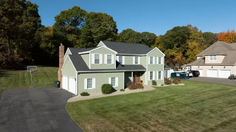 69 Doral Ln, Southington, CT 06489