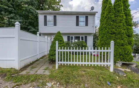 250 Madison St, Waterbury, CT 06706