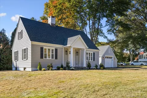 192 Hilltop Cir, Trumbull, CT 06611