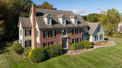 15 Hoffmann Rd, Canton, CT 06019 photo 1