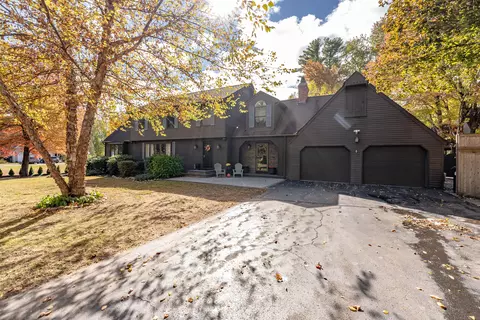 535 Halladay Ave W, Suffield, CT 06078