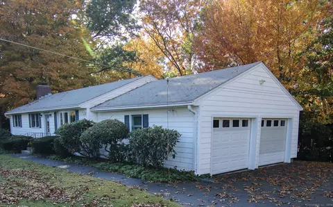 58 Jay Cir, Fairfield, CT 06825