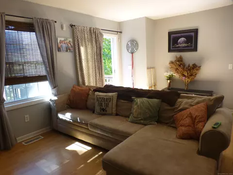 148 Mathewson St #103, Griswold, CT 06351