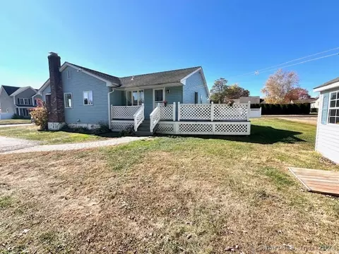 14 Taft Ave, Newington, CT 06111