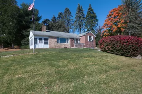 54 Hart St, Berlin, CT 06037