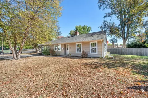 5 Transit Ln, East Hartford, CT 06118