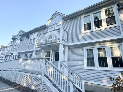 82 Longview St #43, Waterford, CT 06385