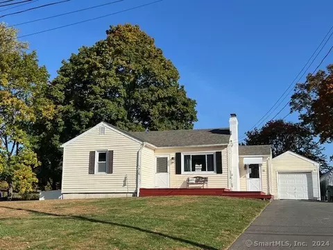 88 N Ridgeland Rd, Wallingford, CT 06492