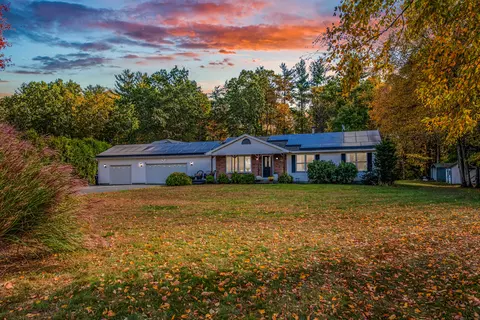 1714 N Grand St, Suffield, CT 06093