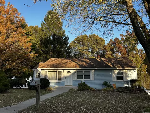 29 Rachel Dr, Thompson, CT 06255