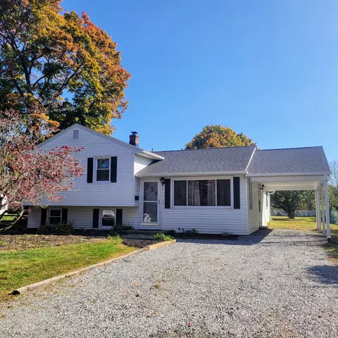 3 Hillcrest Rd, Wallingford, CT 06492