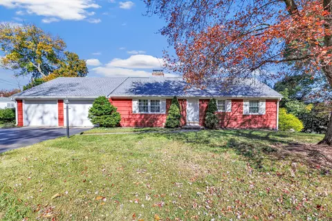 25 Inga Cir, Naugatuck, CT 06770