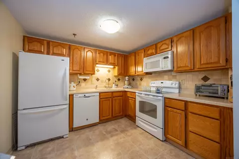 47 Putter Dr #47, Wallingford, CT 06492