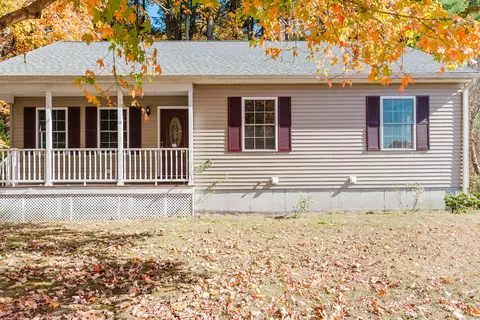 35 Labossiere Ln, Putnam, CT 06260