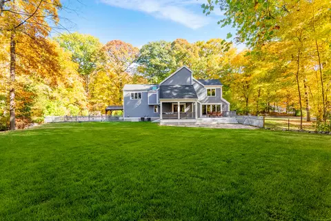 37 Kensett Ave, Norwalk, CT 06851