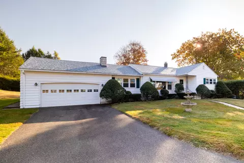 136 Whitewood Rd, Waterbury, CT 06708