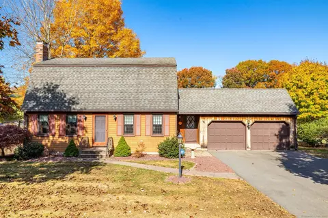 15 Pondside Ln, Rocky Hill, CT 06067