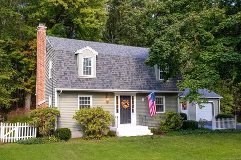 37 Bradford Dr, Windsor, CT 06095