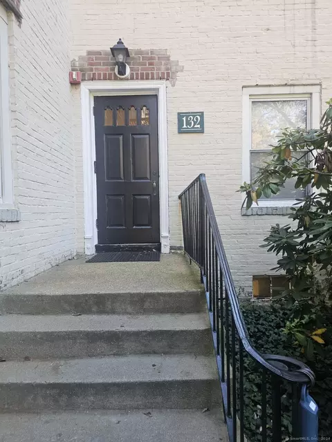 132 Summer St #2B, Stamford, CT 06901